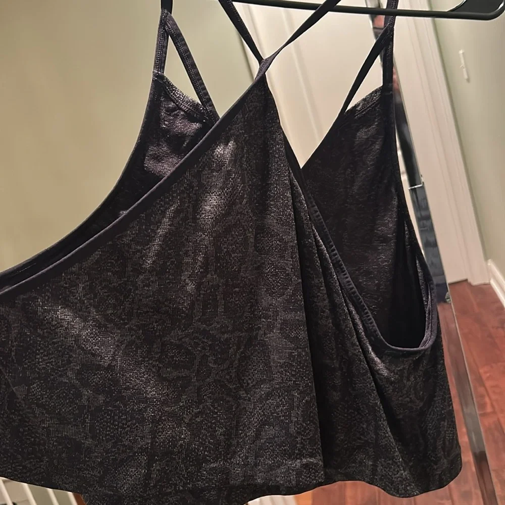 Gymshark Black Strappy Cropped Tank Top - Picture 3 of 3